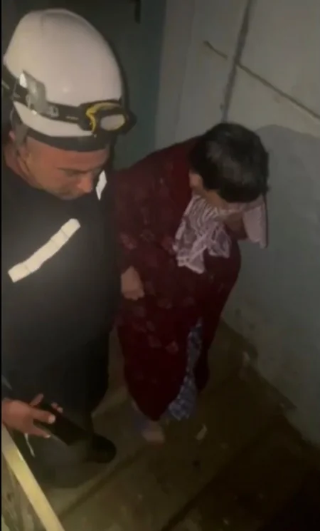 Bakıda doqquzmərtəbəli binada yanğın olub, 6 nəfər təxliyə edilib