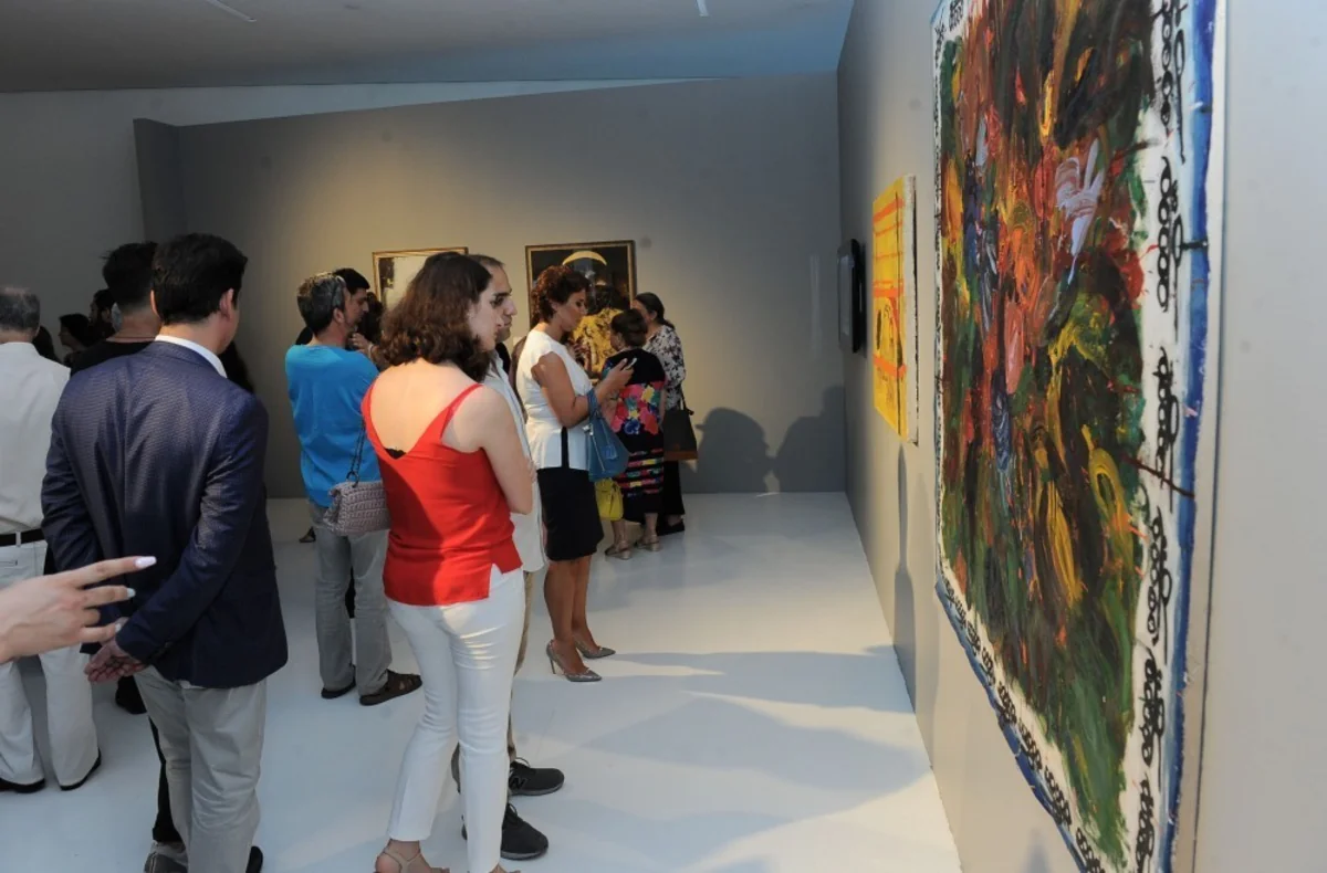 Heydər Əliyev Mərkəzində Gürcüstan rəssamlarının sərgisi açılıb