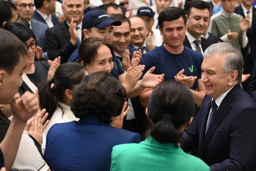 Şavkat Mirziyoyev prezident seçkilərində səs verib