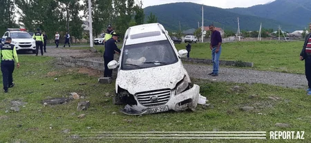 Oğuzda avtomobil aşıb, xəsarət alanlar var