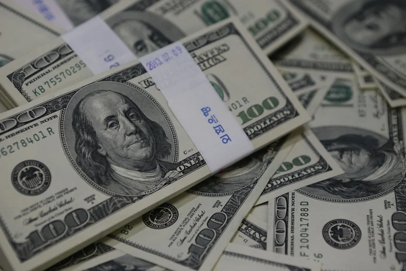 ​На сегодняшнем аукционе выставлено на продажу 300 млн. долларов