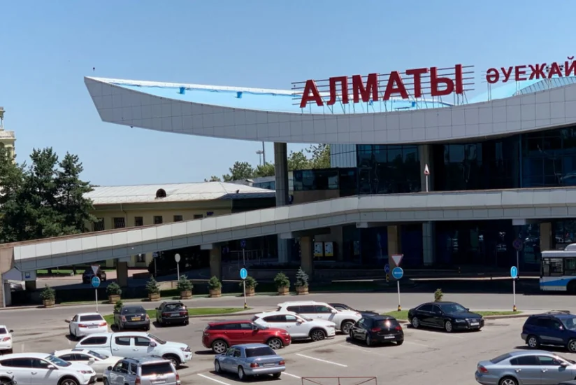 Аэропорт Алматы возобновил вылеты и приемы бортов