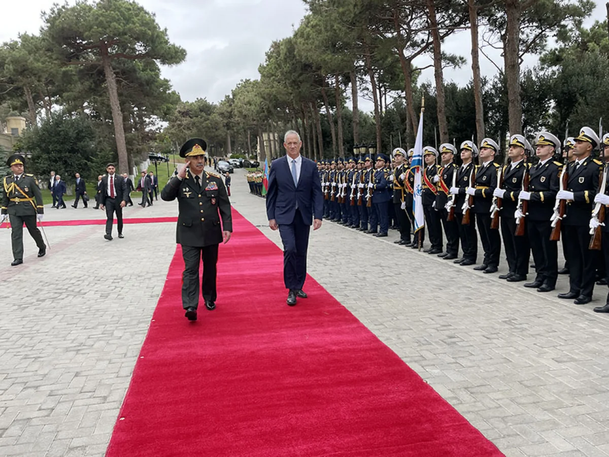 İsrail müdafiə nazirinin Bakıya səfəri və İranın səksəkəsi: Azərbaycan heç kimə hesabat vermir