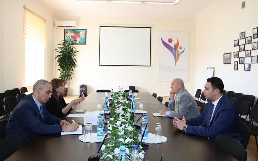 Tanınmış araşdırmaçı səyyah Bakı Beynəlxalq Multikulturalizm Mərkəzində olub