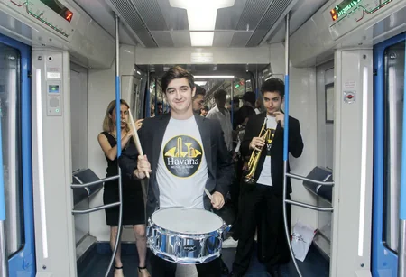Bakı metrosunda musiqili fləşmob keçirilib