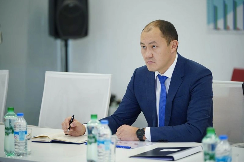 Secretary General: 'We must work on issuing single permit under TRACECA'