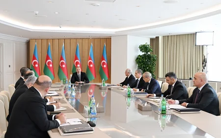 İqtisadi məsələlərə həsr olunmuş müşavirə keçirilib, Prezident İlham Əliyev müşavirədə çıxış edib - YENİLƏNİB
