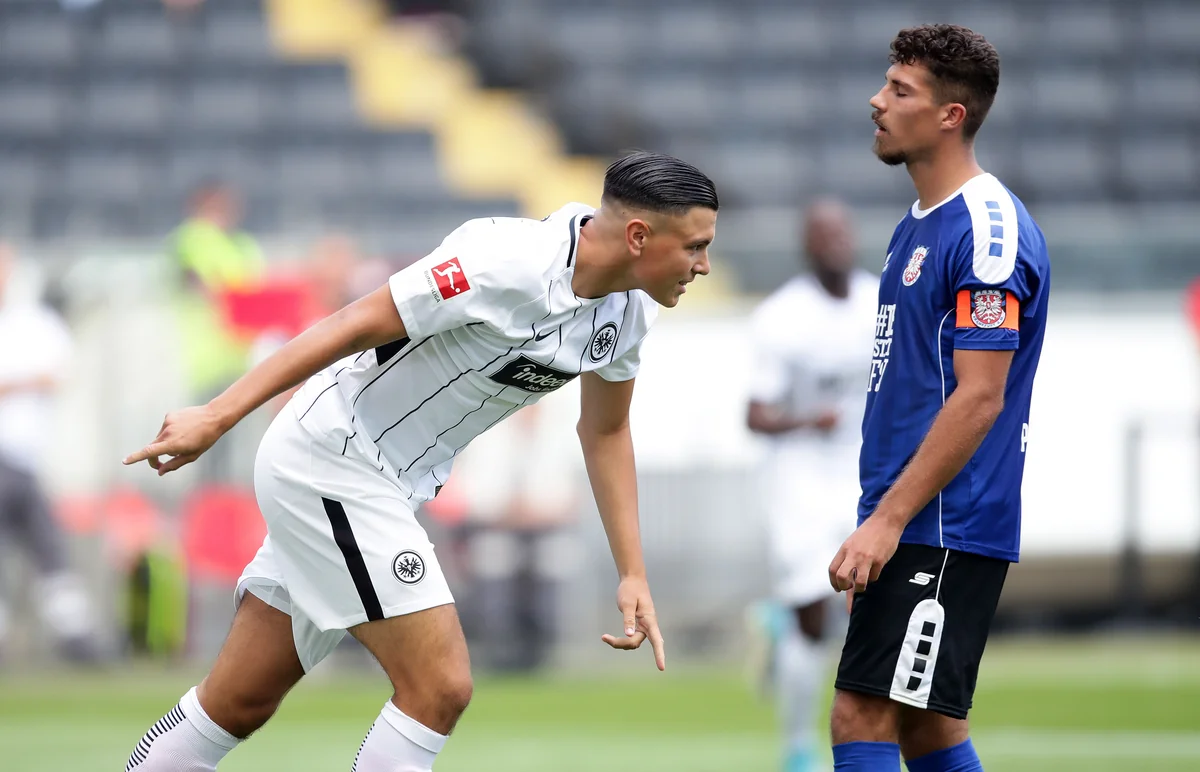 Former Eintracht forward Renat Dadashov leaves for his brother’s club