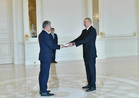 Президент Азербайджана принял верительные грамоты новоназначенных послов трех стран - ОБНОВЛЕНО