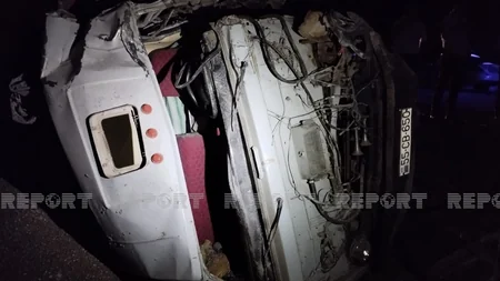 Kürdəmirdə mikroavtobus “KamAZla toqquşub, ölənlər və yaralananlar var