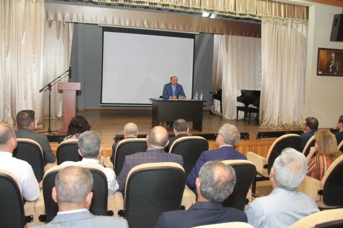 Mərkəzi İncəsənət Məktəbində tədris ilinin yekunlarına həsr olunan iclas keçirilib