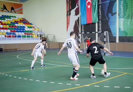 Şahmatçılar futbol oynadı