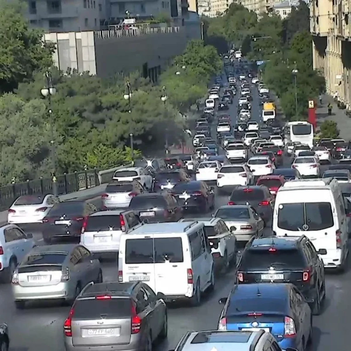 Bakının bir sıra yollarında tıxac müşahidə edilir - SİYAHI