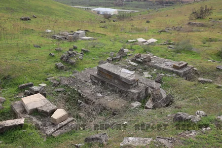 Qubadlıda erməni vandaliziminə məruz qalan qəbiristanlıq - FOTOREPORTAJ