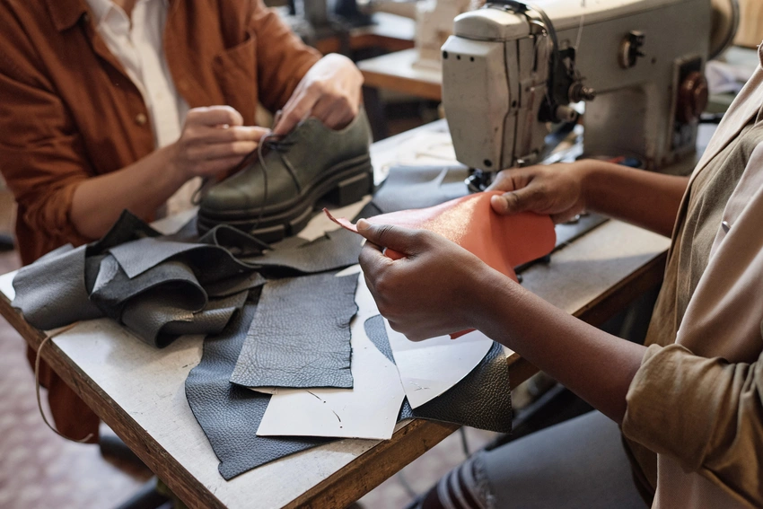 Xalq Bankın ayaqqabı fabriki xalis mənfəətini 3 dəfə artırıb