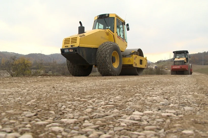 Qubanın Xınalıq kəndi istiqamətində yeni yol çəkilir