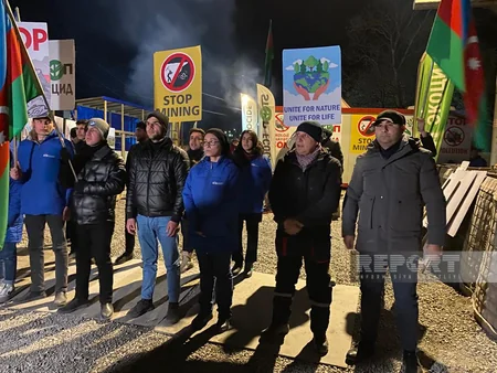 Акция протеста на дороге Ханкенди-Лачын продолжается и в вечерние часы