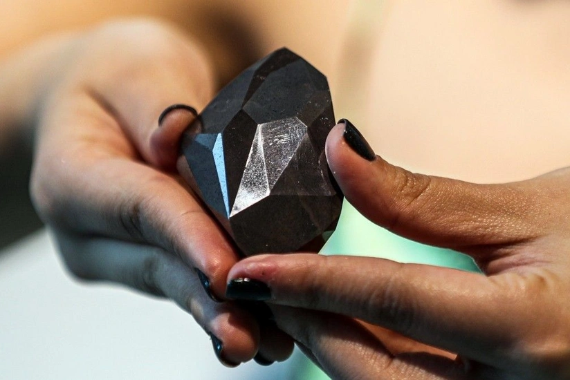 Дом Sotheby's продал самый большой черный алмаз в мире за криптовалюту