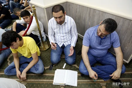 Bakıda Ramazan ayının ilk Qədr gecəsi qeyd olunub - FOTOREPORTAJ
