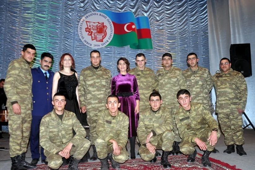 Hərbi qulluqçuların bədii özfəaliyyət kollektivlərinin müsabiqəsinin qalibləri mükafatlandırılıb