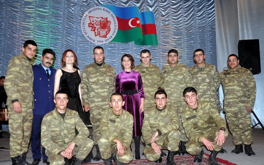 Hərbi qulluqçuların bədii özfəaliyyət kollektivlərinin müsabiqəsinin qalibləri mükafatlandırılıb