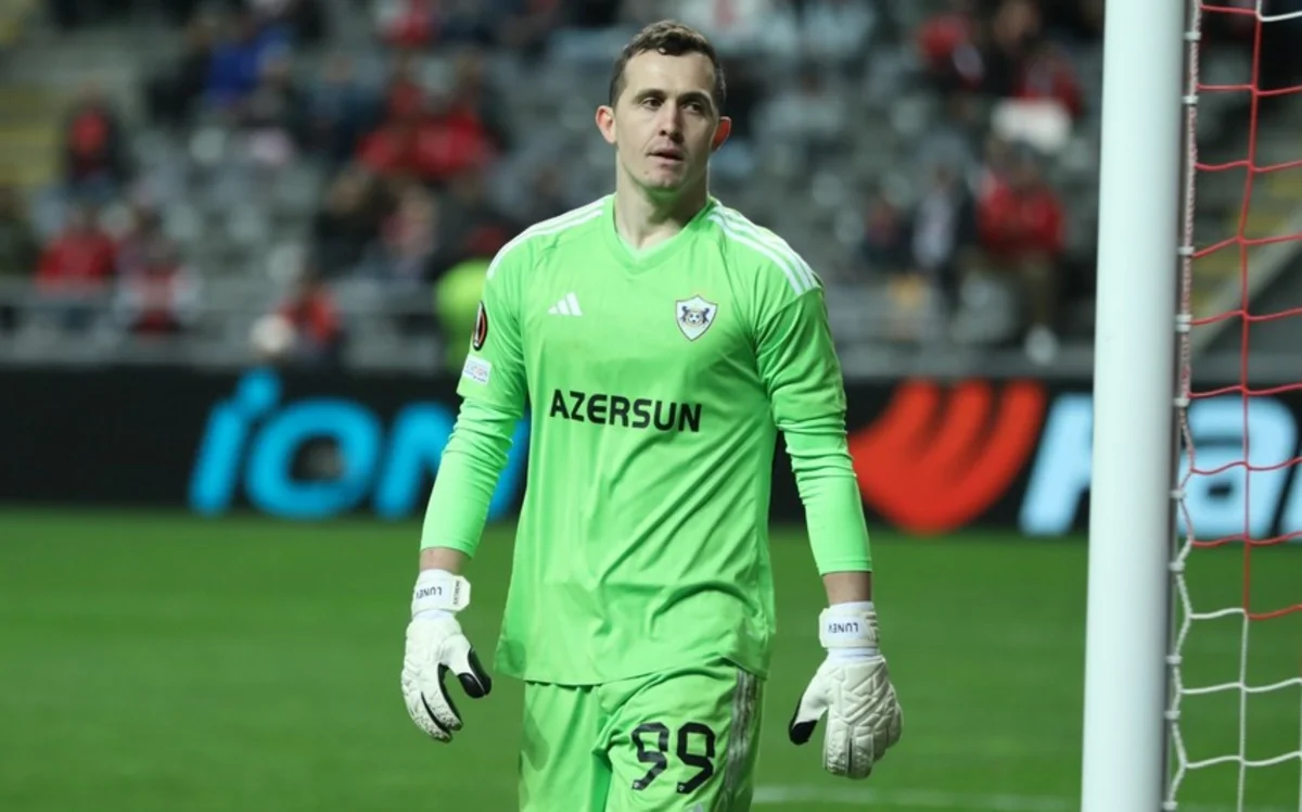 Qarabağın qapıçısının İngiltərə Premyer Liqasında çıxış etmək imkanı olub