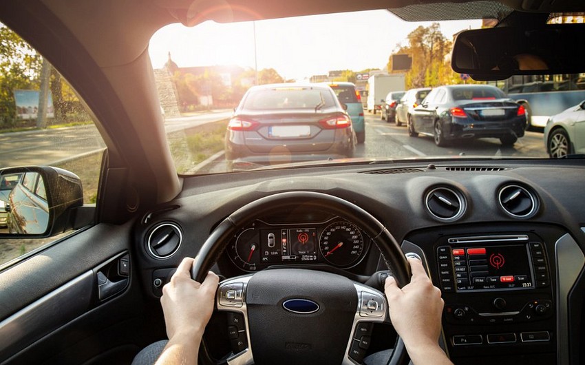 Mingəçevirdə sürücülər arasında yol verməməyə görə dava olub, biri baltalanıb - YENİLƏNİB