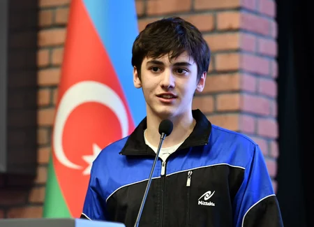 Fərid Qayıbov ötən ay beynəlxalq turnirlərdə medal qazanmış idmançılarla görüşüb