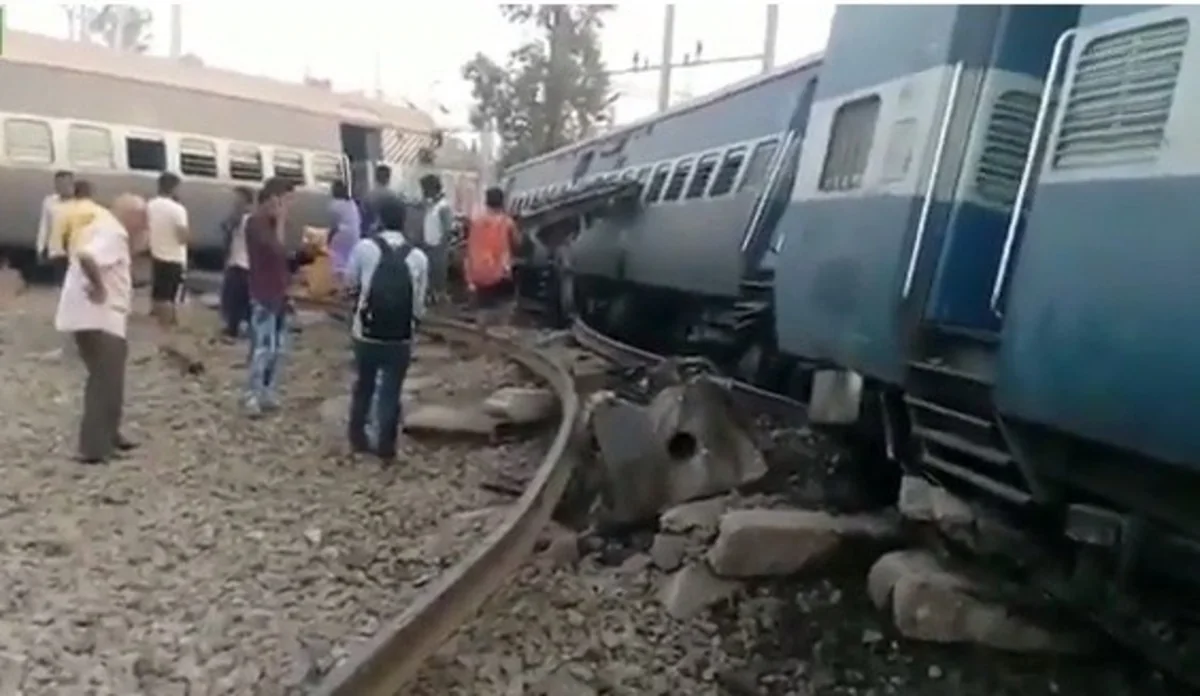Five dead after train derailment in India