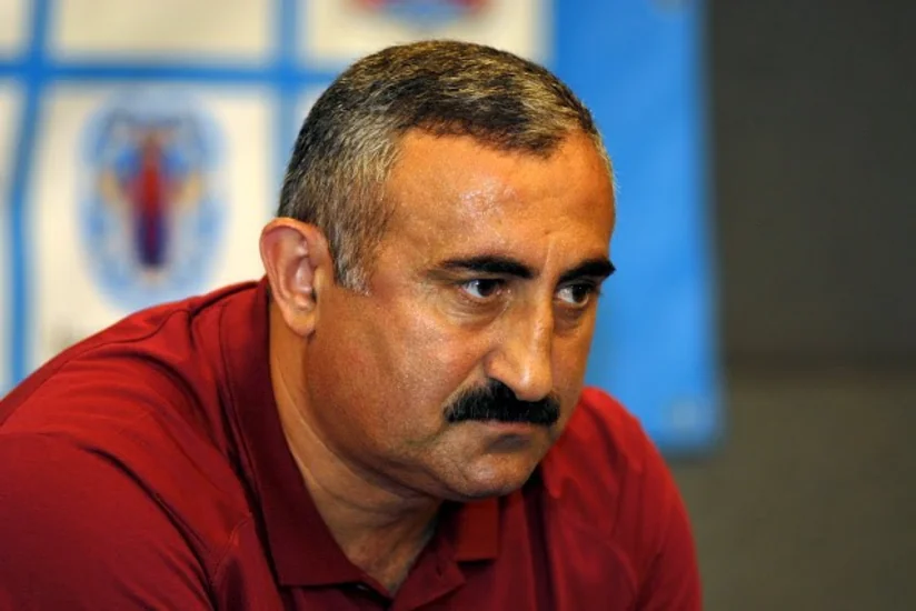 ​Nazim Süleymanov: Futbolçu meydanda məşqçilik, hakimlik etməməlidir