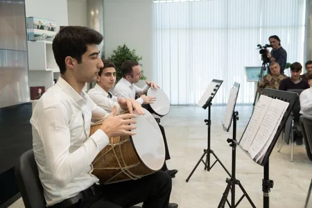 Heydər Əliyev İncəsənət Məktəbində “Azərbaycan milli musiqi alətləri: tarix və müasirlik” mövzusunda təlim keçirilib
