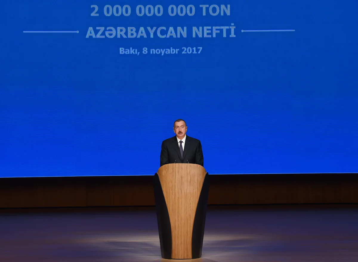 Azərbaycanda 2 milyard ton neft hasilatı münasibətilə təntənəli mərasim keçirilib, Prezident İlham Əliyev tədbirdə iştirak edib - YENİLƏNİB