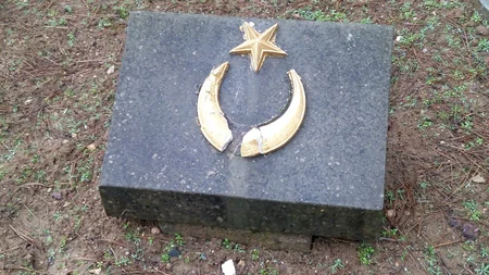 Sevastopolda türk əsgərlərinin memorialına qarşı vandalizm aktı törədilib - VİDEO
