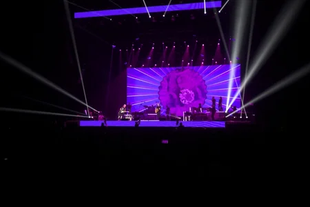 İtalyan müğənni Eros Ramazzotti Bakıda ilk dəfə konsert verib