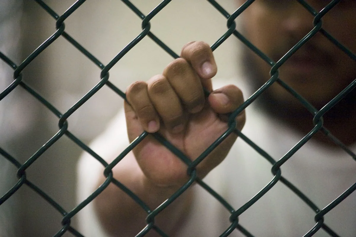 8 terrorists fled from prison in India