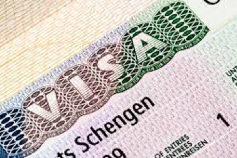 İtaliya səfiri azərbaycanlı tələbələrə viza verilməməsi məsələsinə münasibət bildirib