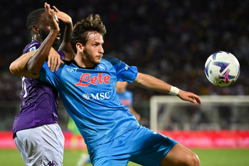 Наполи одержал победу над Лацио и вышел на первое место в Серии А