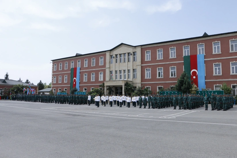 Xidmət müddəti başa çatan bir qrup hərbi qulluqçu tərxis edildi