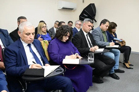 Hikmat Hajiyev meets with heads of media entities at Media Development Agency