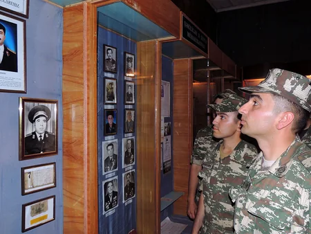 Hərbi qulluqçuların Şəkiyə gəzintisi təşkil edilib