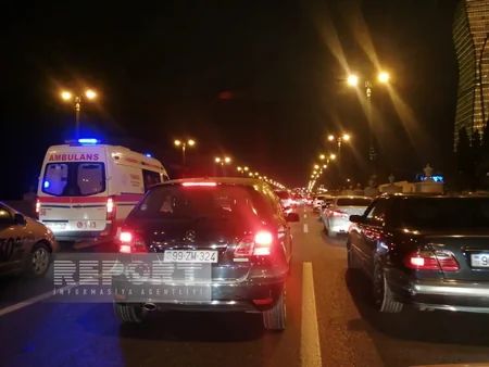Bakıda zəncirvari yol qəzası olub, tıxac yaranıb