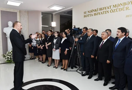 Президент Ильхам Алиев принял участие в церемонии подачи питьевой воды в город Хызы и поселок Алтыагадж