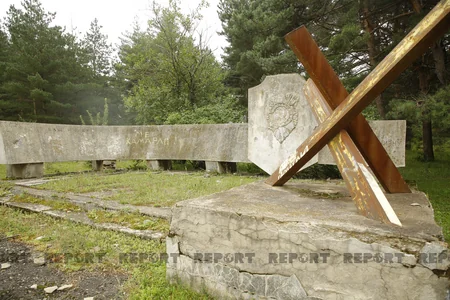 Gürcüstanda azərbaycanlıların xatirəsinə etinasızlıq: Memorial abidə baxımsızlıqdan dağılıb