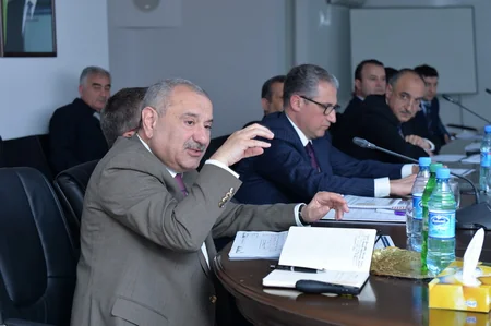 Bakı neft emalı zavodunun yenidən qurulması ilə bağlı iclas keçirilib