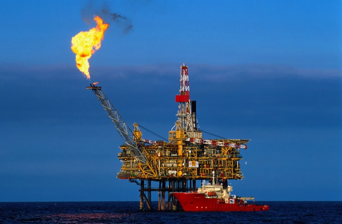 Цена на нефть Brent торгуется выше 55 долларов за баррель