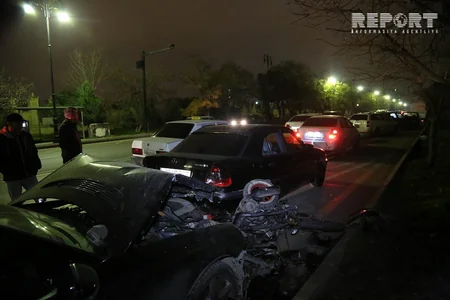 Bakıda sükan arxasında döyülən sürücü qəza törədib, xəsarət alanlar var - FOTO - VİDEO - YENİLƏNİB
