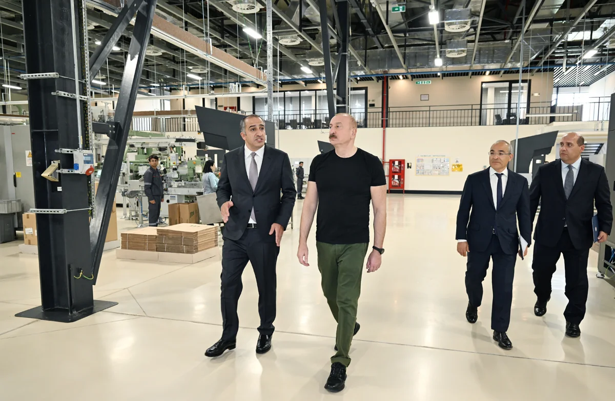 İlham Əliyev Ağdam Sənaye Parkında tütün məmulatlarının istehsalı müəssisəsinin açılışında iştirak edib