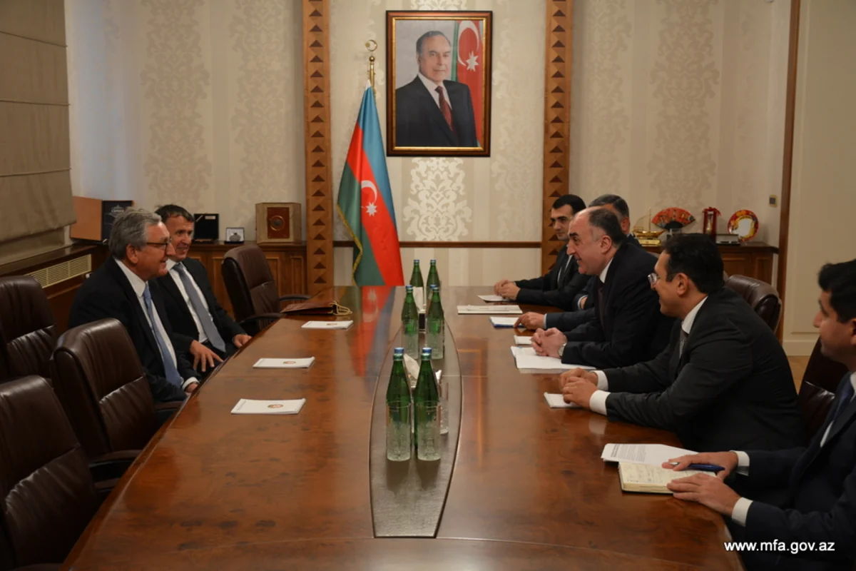 Elmar Məmmədyarov Azərbaycanın Avstriyadakı fəxri konsulları ilə görüşüb