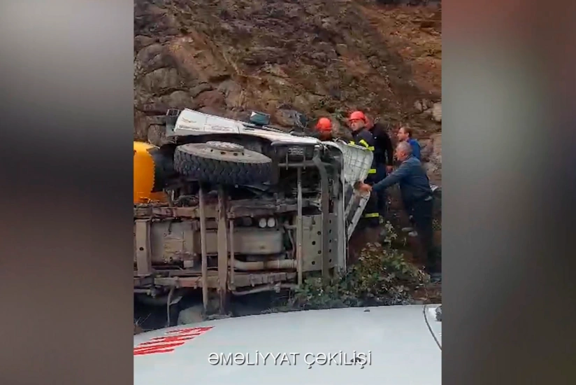 На дороге Шуша-Лачын грузовик совершил ДТП