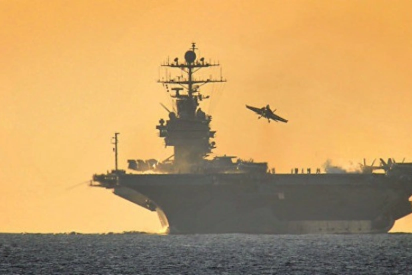 Husilər ABŞ-nin aviadaşıyıcı gəmisinə hücum ediblər